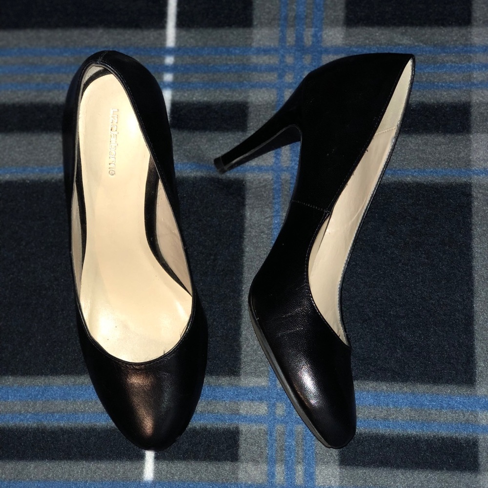 Black Liz Claiborne 3 in heels.